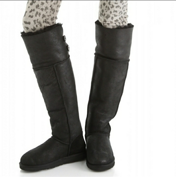 Looking to trade for these uggs!look thru my close - Picture 3 of 14